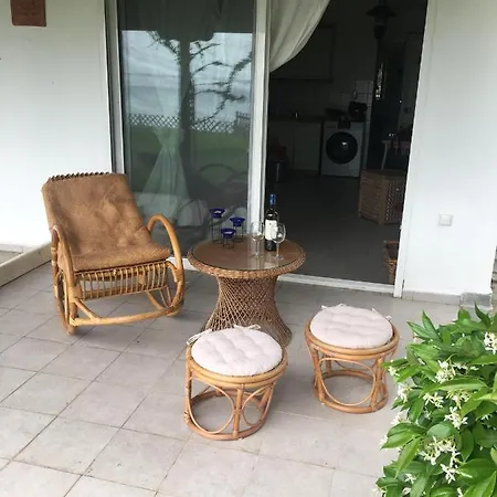 Adorable First Row Appartment! *